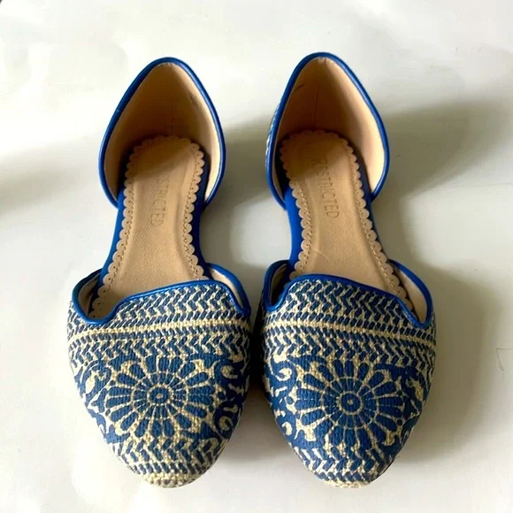 Elegant Restricted Blue Floral and Cream Women's Loafers Flats - Picture 2 of 12